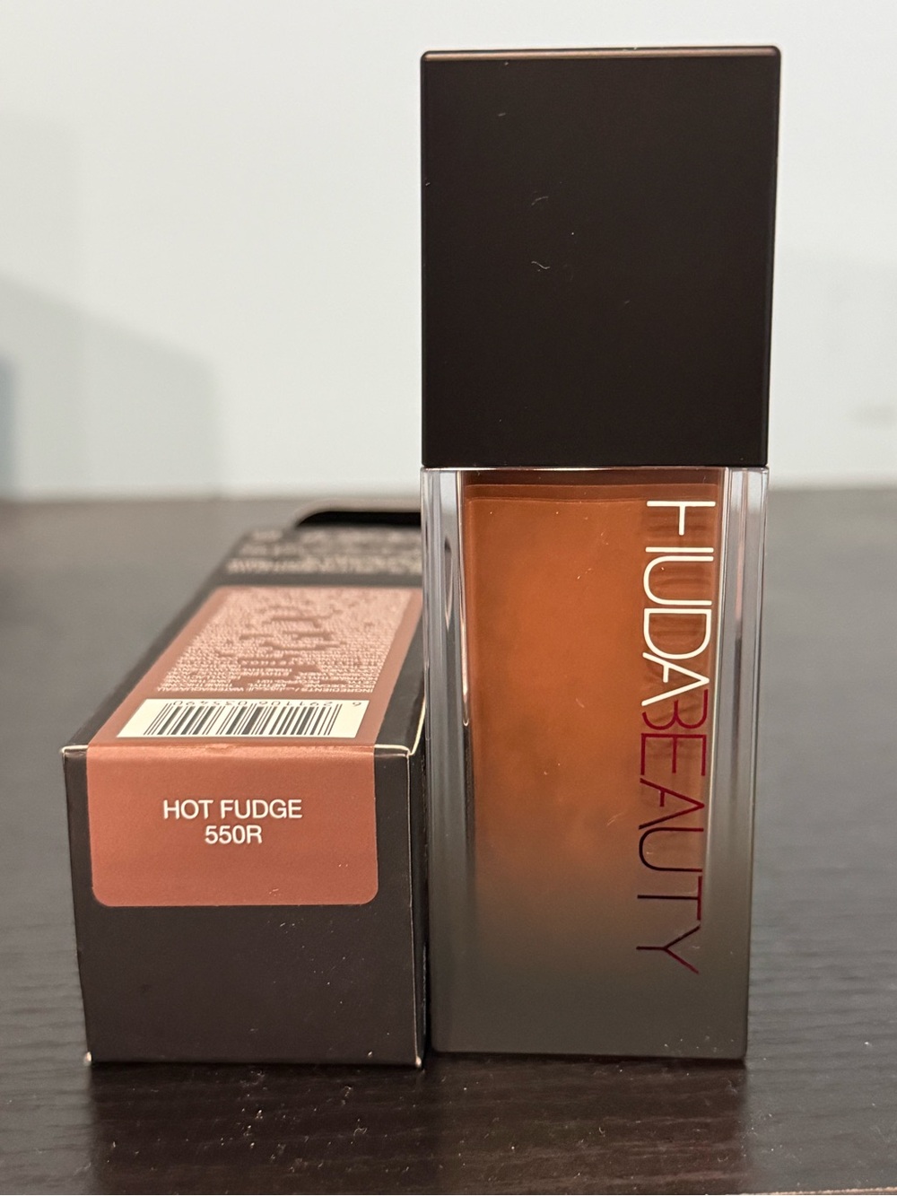 HUDA BEAUTY #Fauxfilter Luminous Matte Foundation — Hot Fudge 550R